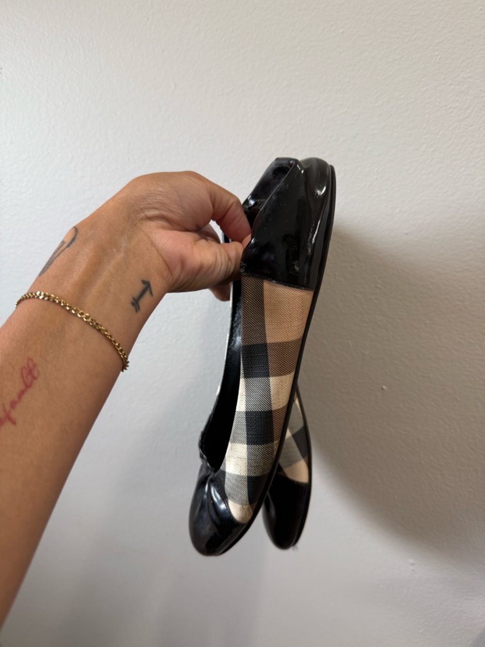 Classic Burberry Black Plaid Ballet Flats - Picture 5 of 6